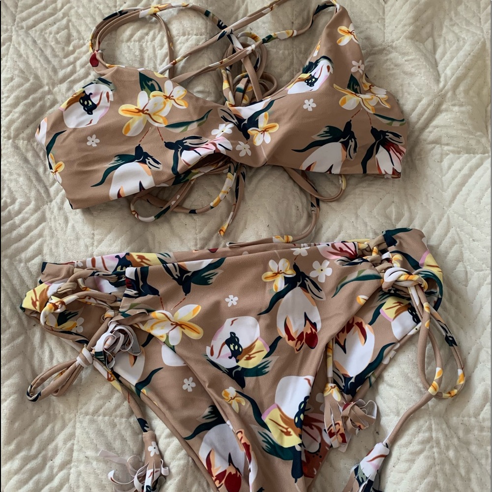 Neutral colored Swim set